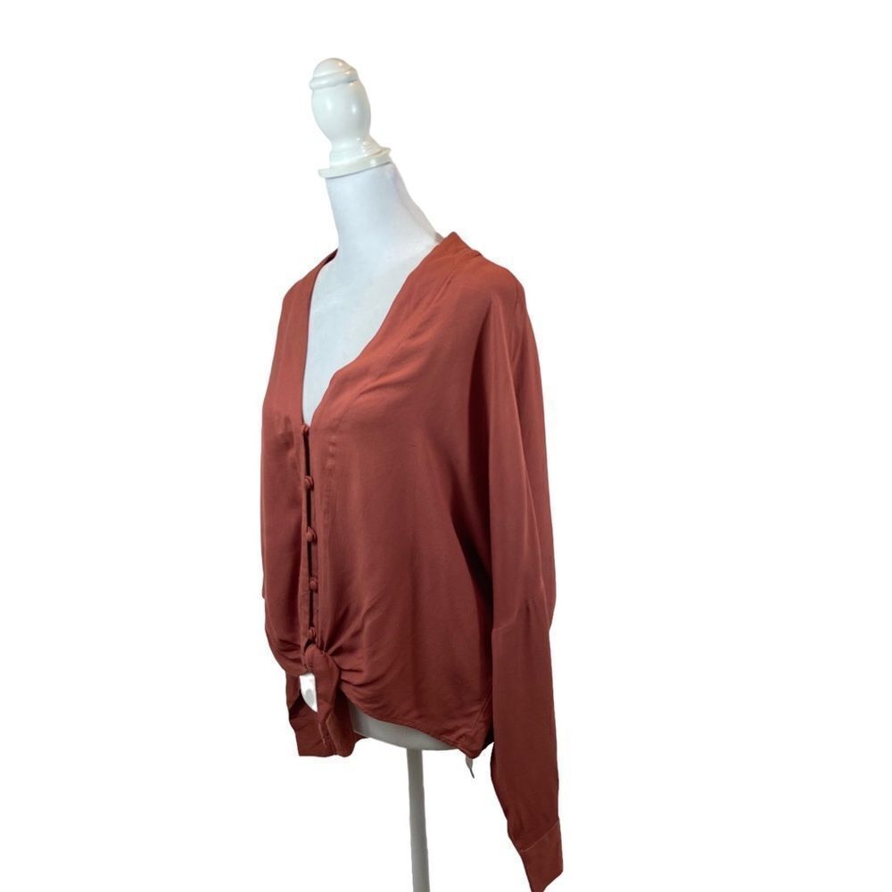 Brand new with Tags Sim & Sam‎ Brand Tie Front Button Down Blouse Size Medium